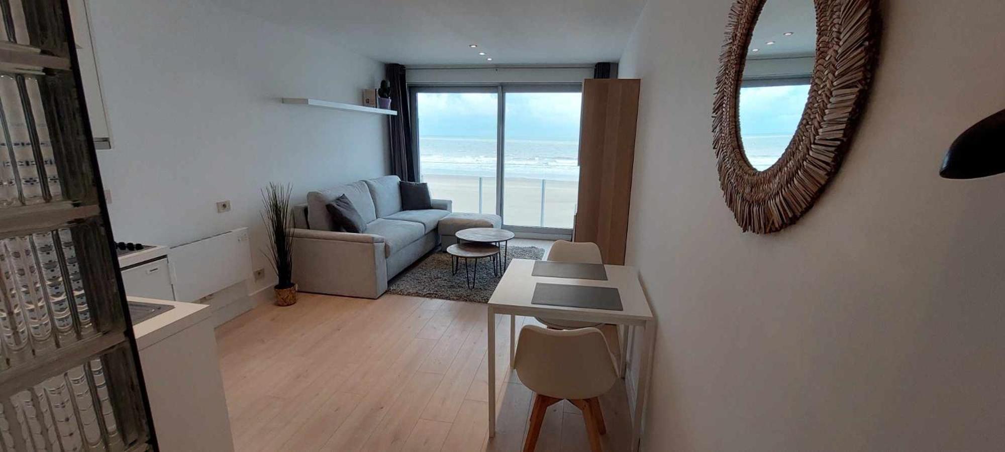 Studio Met Frontaal Zeezicht Middelkerke Exteriör bild